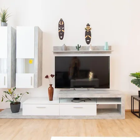 Naplavka Apartment